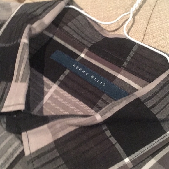 Perry Ellis button down - Picture 3 of 4